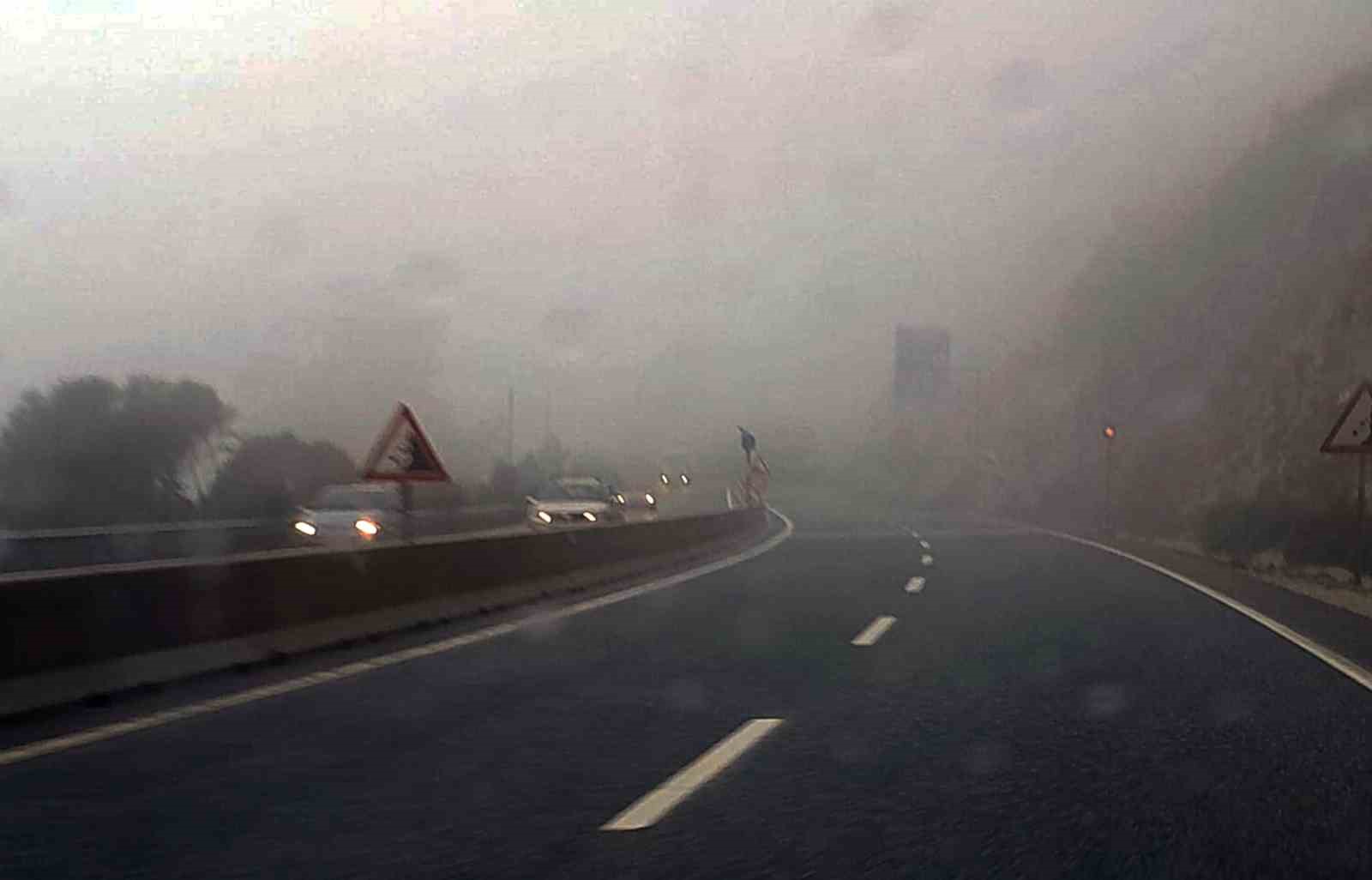 Sakar rampasında yoğun sis: G&ouml;r&uuml;ş mesafesi 5 metreye d&uuml;şt&uuml;
