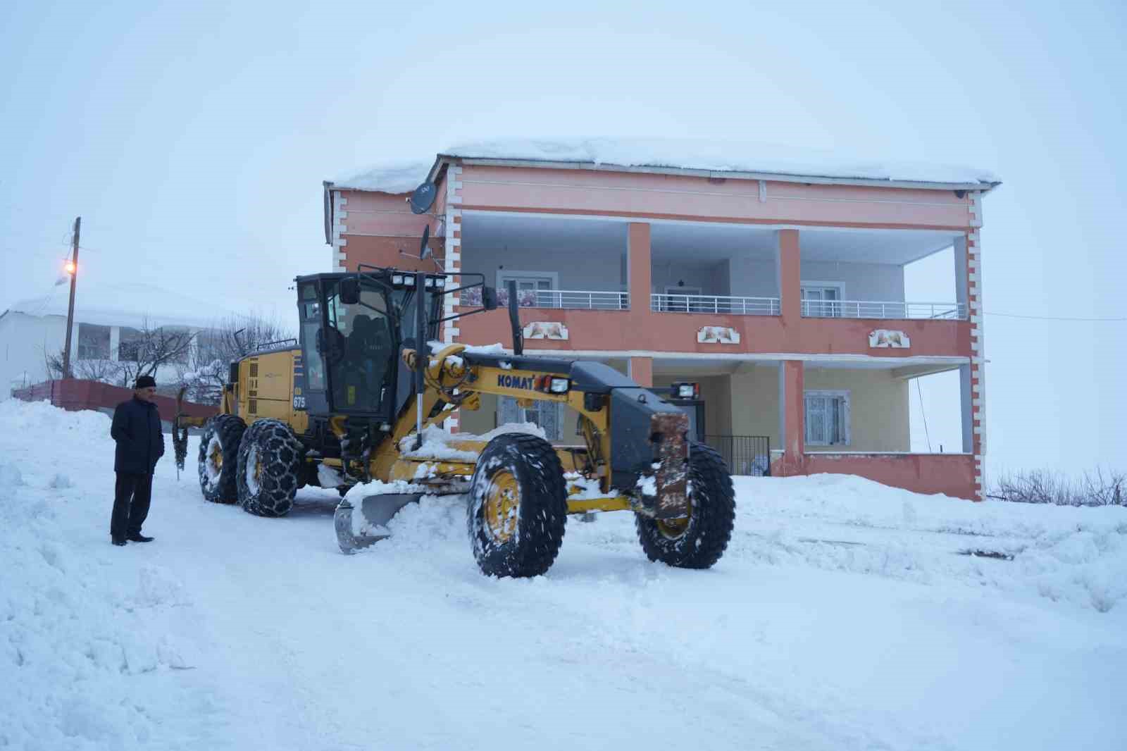 Muş’ta 51 köy yolu ulaşıma kapandı
