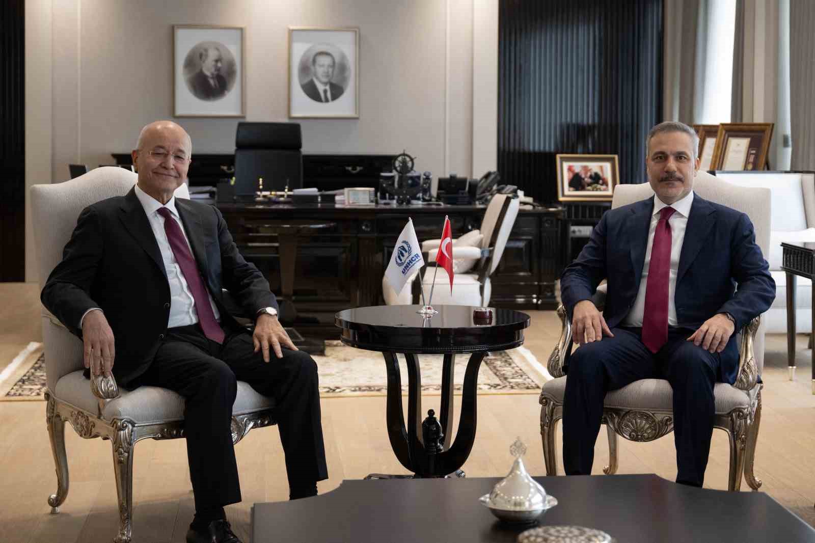 Bakan Fidan, BM M&uuml;lteciler Y&uuml;ksek Komiseri Salih ile g&ouml;r&uuml;şt&uuml;
