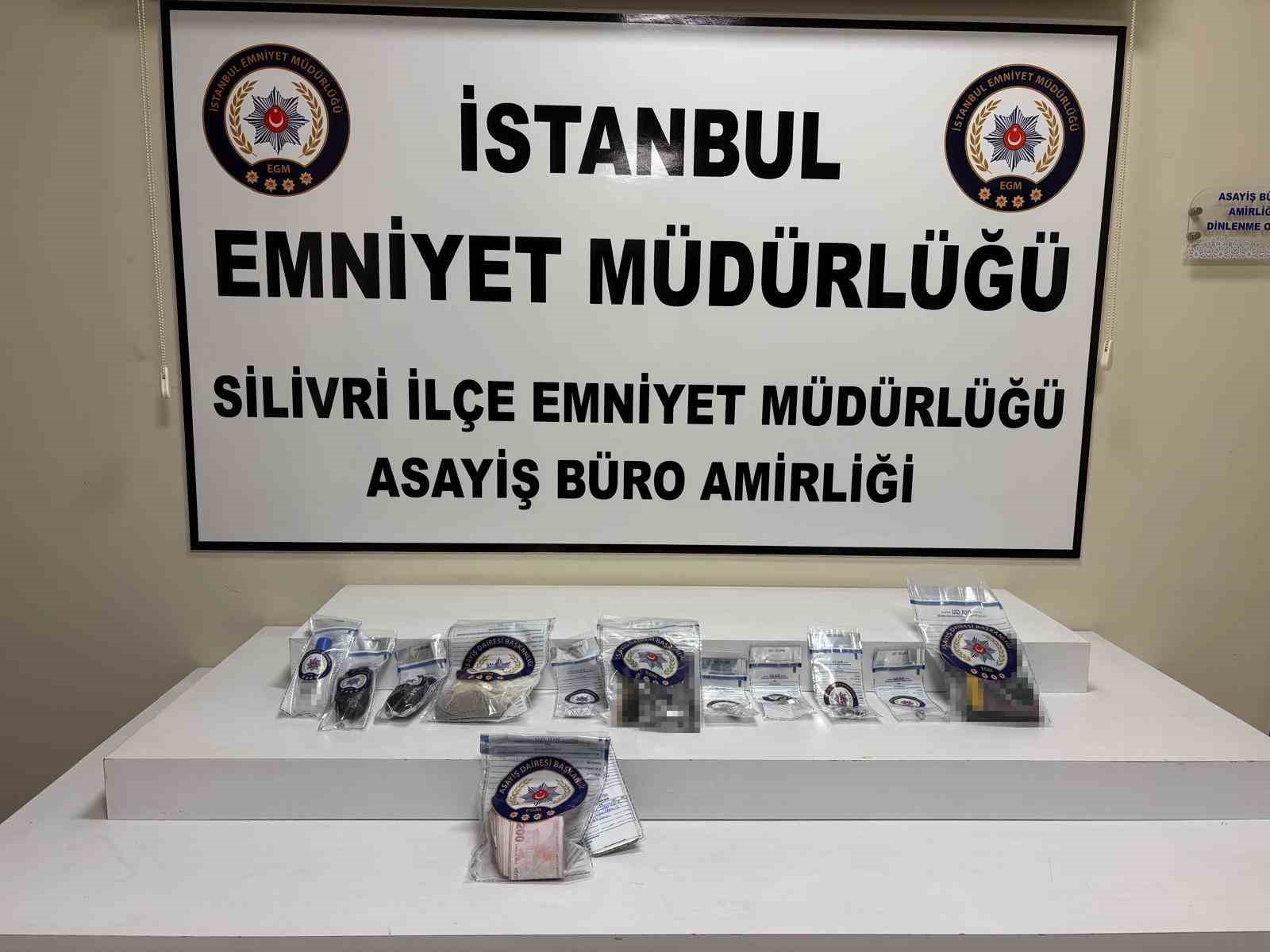 Silivri&rsquo;de uyuşturucu ticareti yapan şahıslar yakalandı
