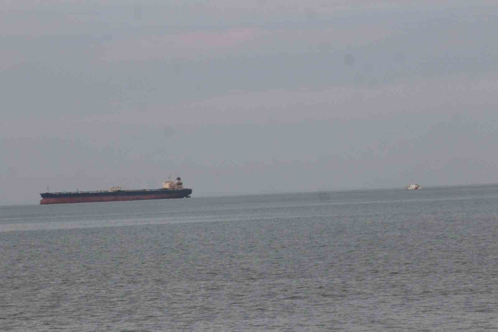 Dron saldırısına uğrayan gemi, Kastamonu&rsquo;dan ayrıldı
