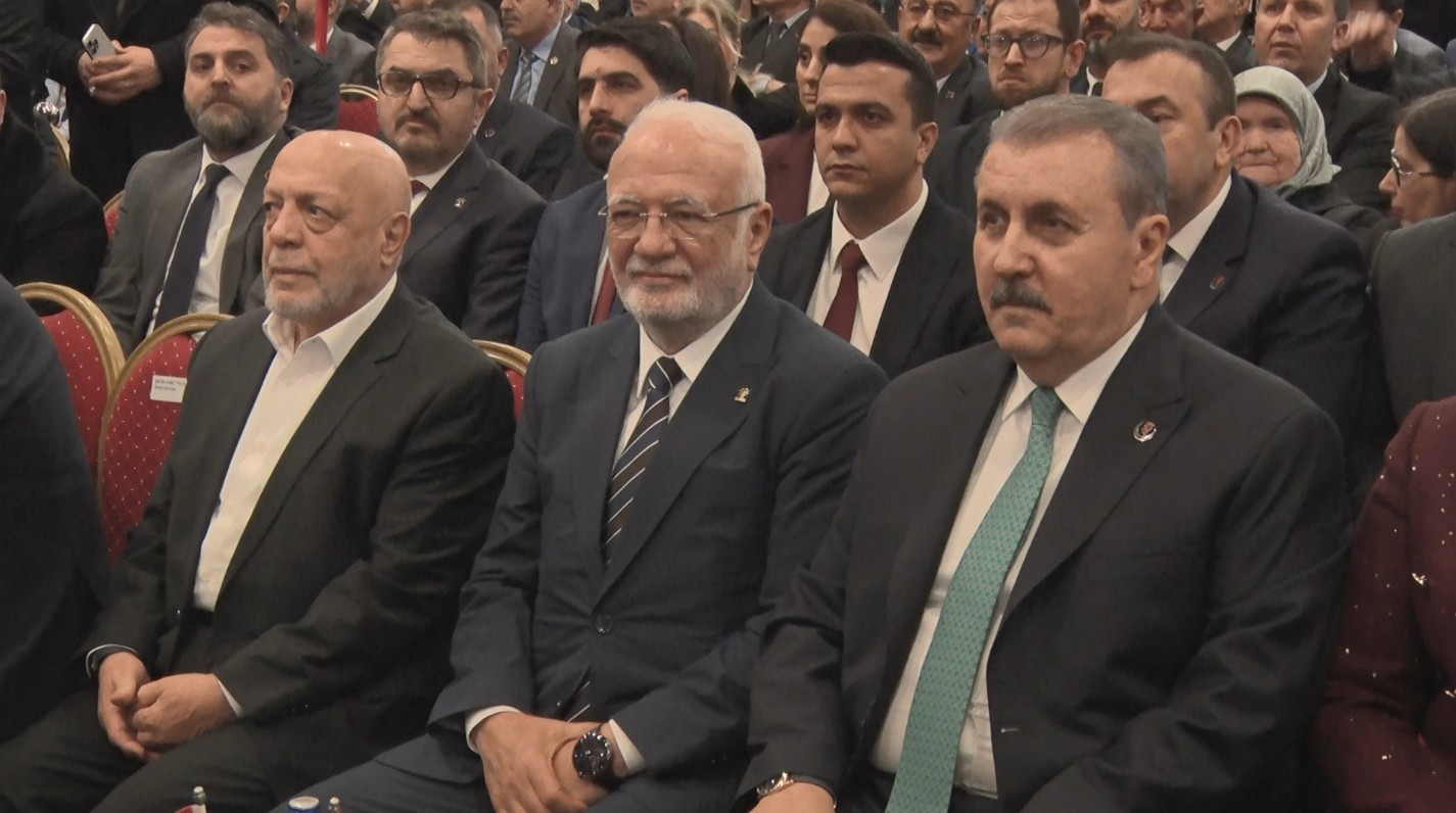 BBP Genel Başkanı Destici: "O saç örgüsü Bozkurt’un yelesidir, çakalın, sırtlanın oyuncağı olamaz"