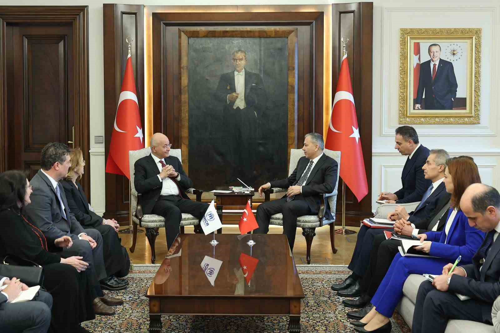 İ&ccedil;işleri Bakanı Ali Yerlikaya, BM M&uuml;lteciler Y&uuml;ksek Komiseri Berhem Salih ile g&ouml;r&uuml;şt&uuml;
