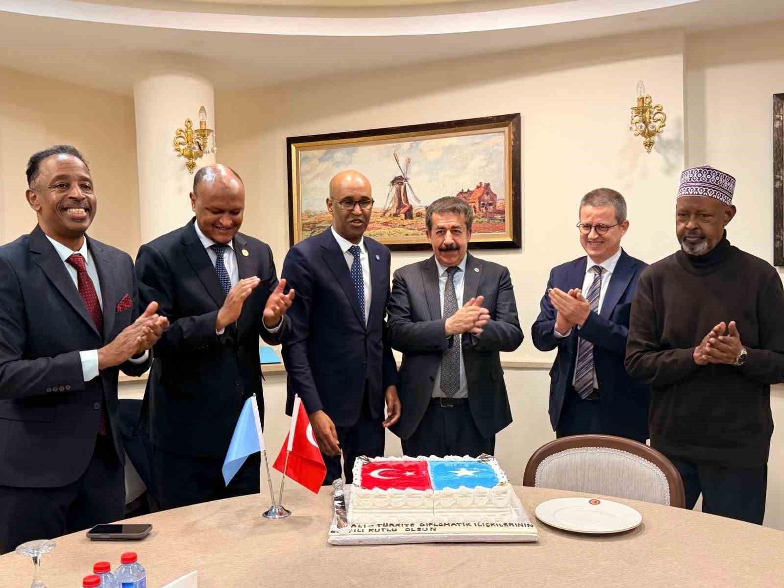 Dostluk Grubu Başkanı Fırat&rsquo;tan "T&uuml;rkiye, Somali&rsquo;de petrol buldu" iddiasına yanıt: "Somali&rsquo;nin Stratejik Ortağıyız"
