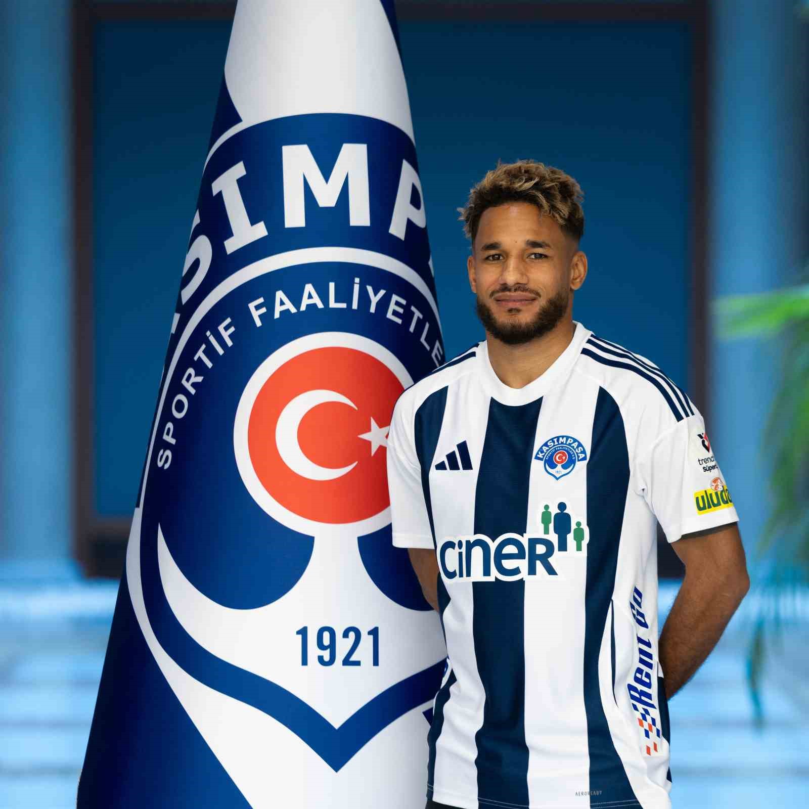 Kasımpaşa, Jim Allevinah&rsquo;ı kadrosuna kattığını a&ccedil;ıkladı
