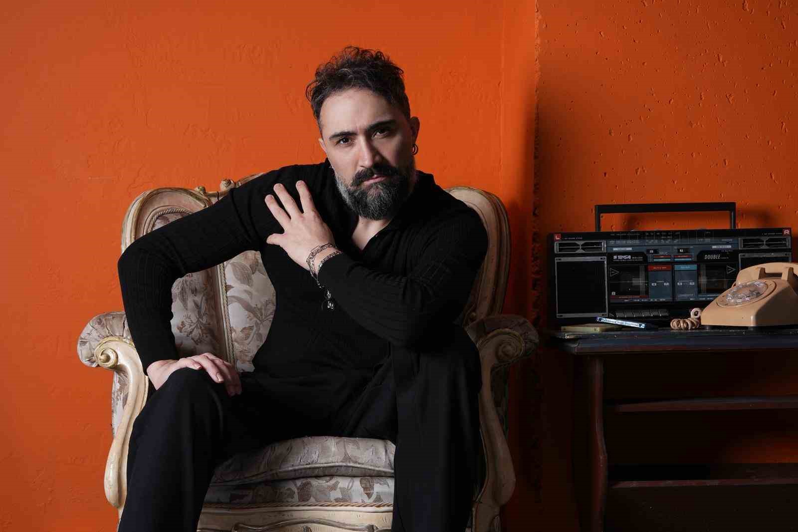 Abay&rsquo;dan klasik bir esere modern dokunuş: &lsquo;Eşkıya D&uuml;nyaya H&uuml;k&uuml;mdar Olmaz&rsquo;
