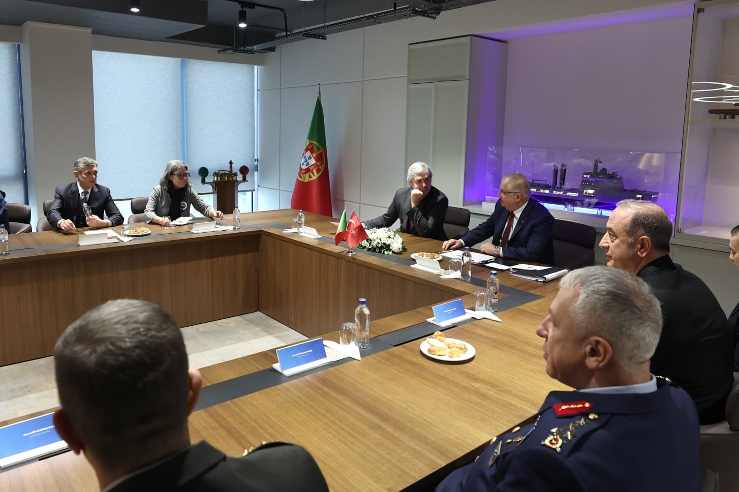 Milli Savunma Bakanı Yaşar G&uuml;ler ve Portekiz Savunma Bakanı toplantı ger&ccedil;ekleştirdi
