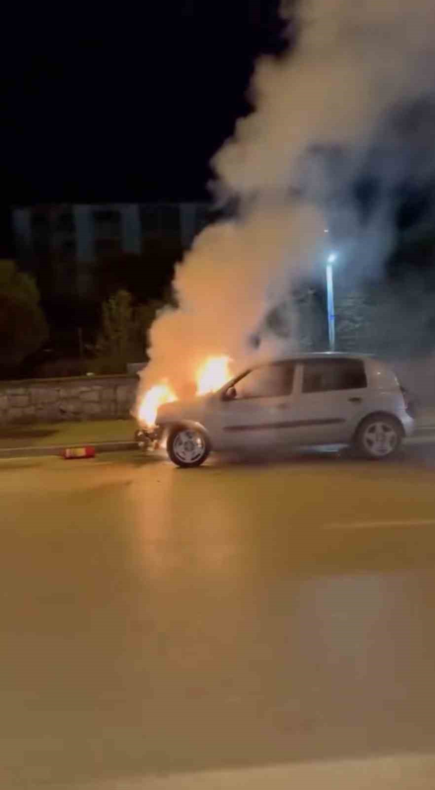 Bursa&rsquo;da otomobil alevlere teslim oldu
