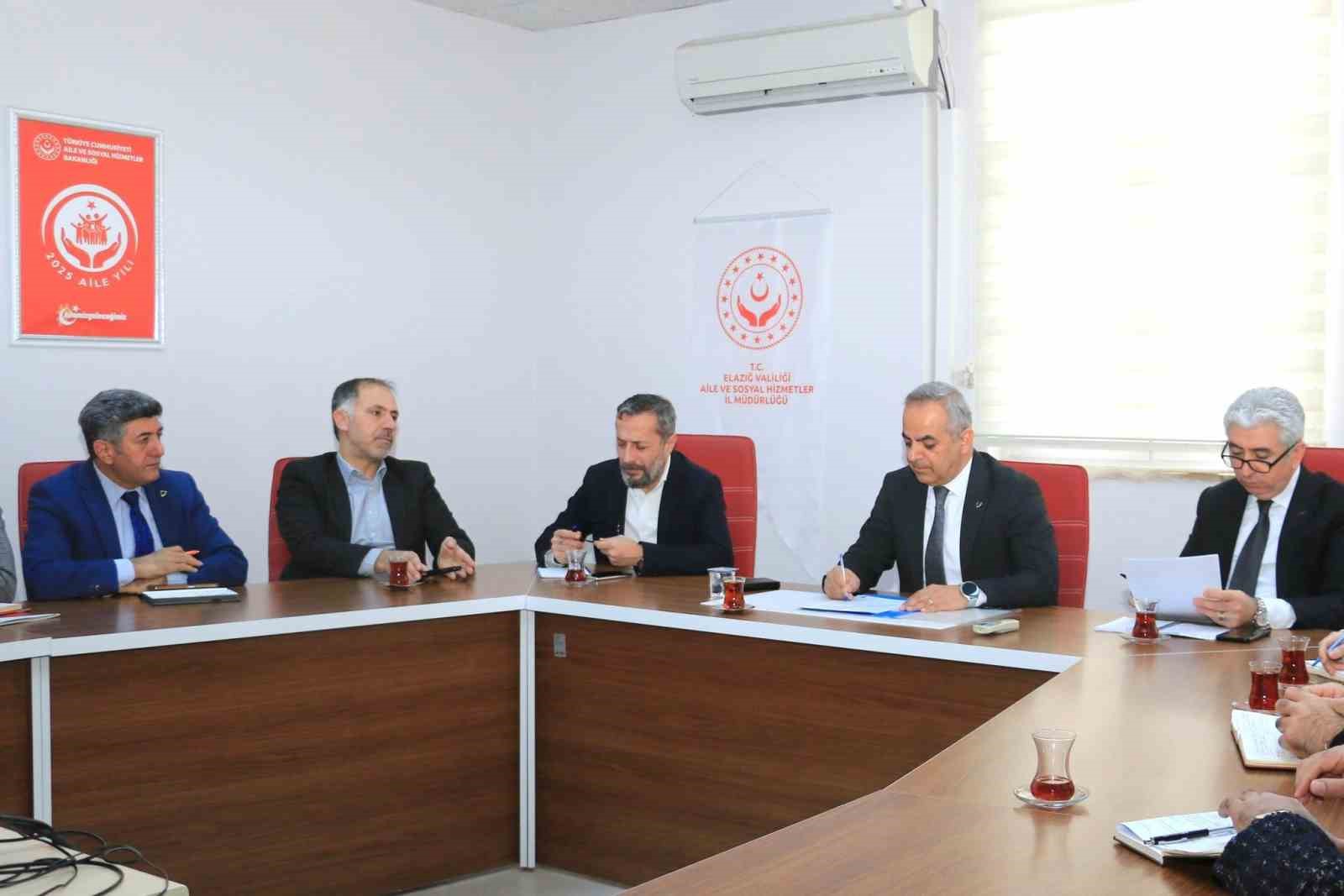 Elazığ&rsquo;da hizmet değerlendirme toplantısı
