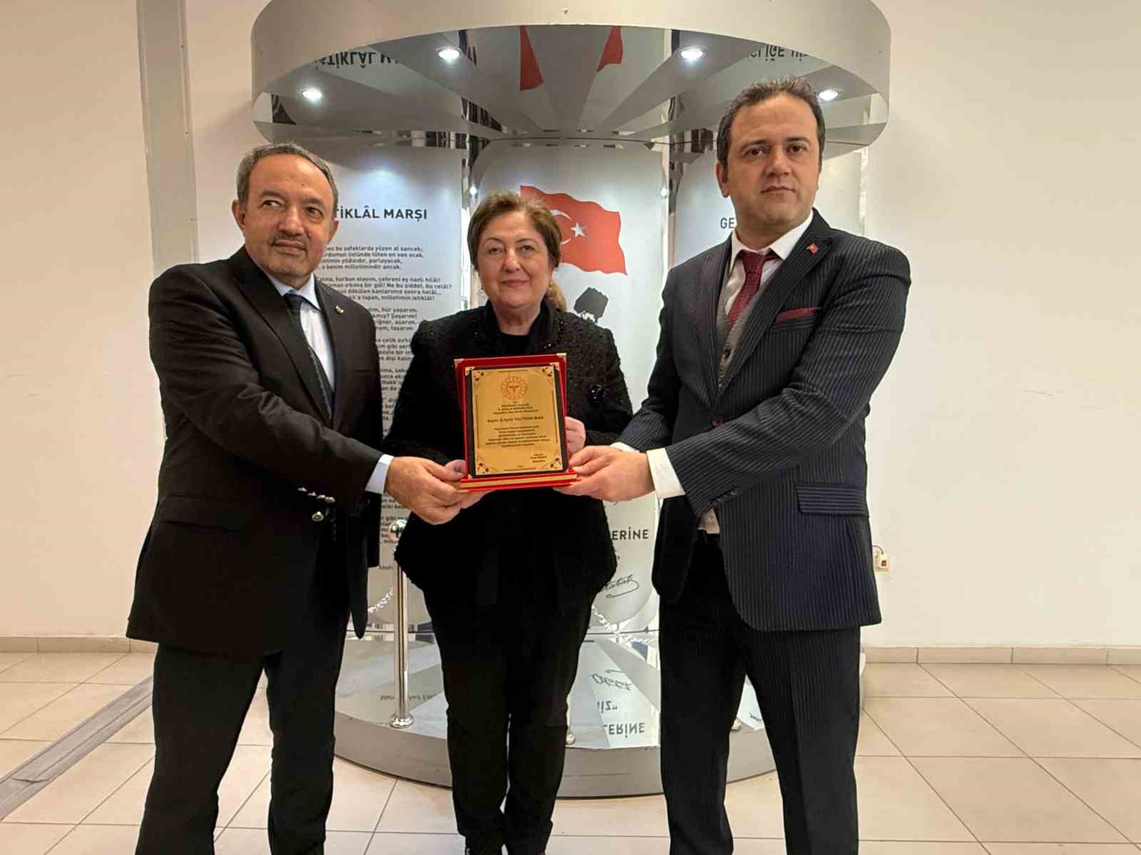 Hayrabolu’da hayırsever iş kadınından evlere şifa taşıyacak bağış