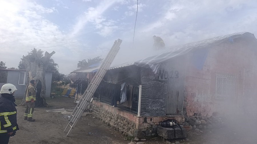 D&ouml;rtyol&rsquo;da &ccedil;atı yangını
