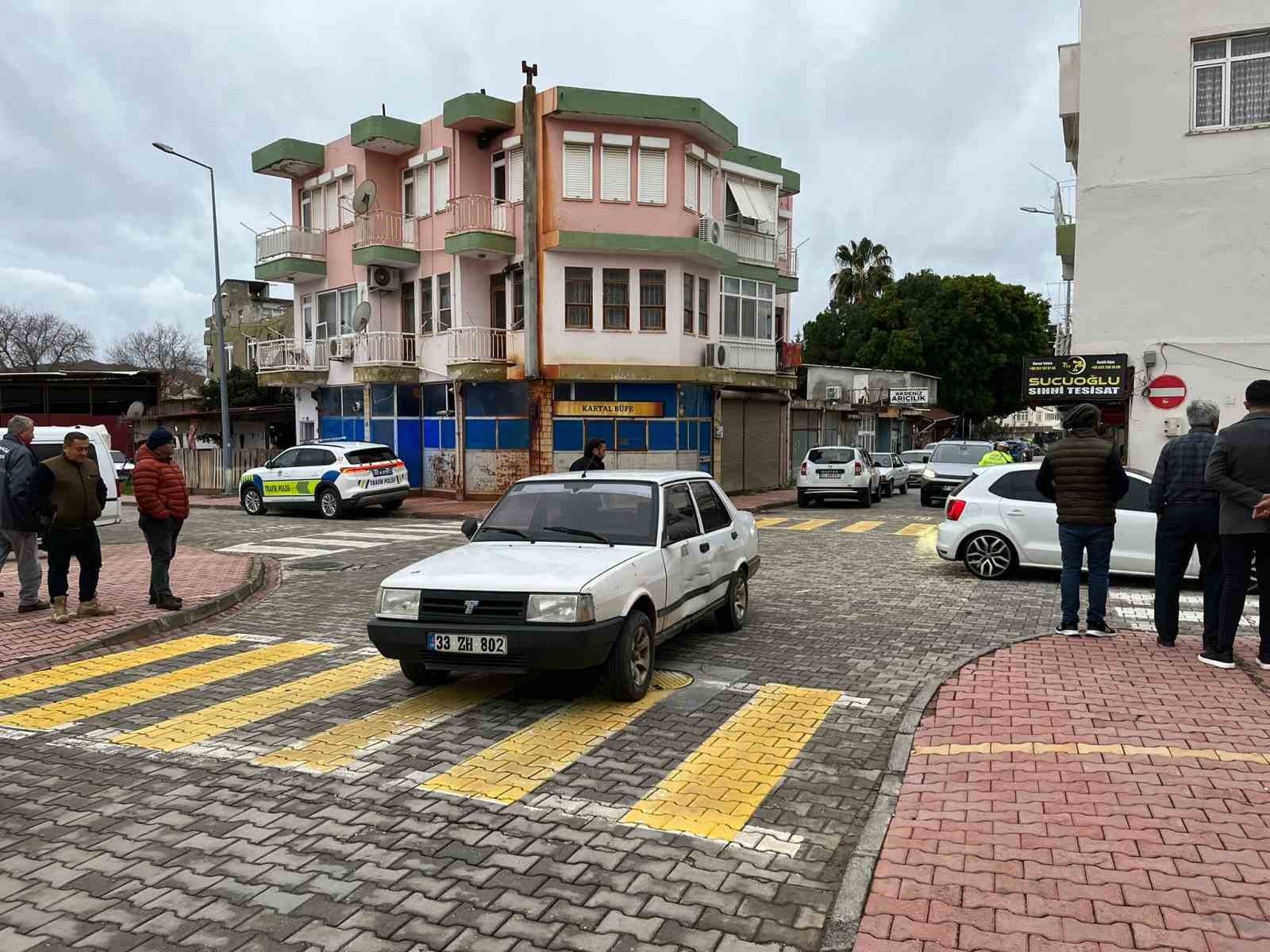 Gazipaşa‘da otomobil ile motosiklet çarpıştı: 2 yaralı