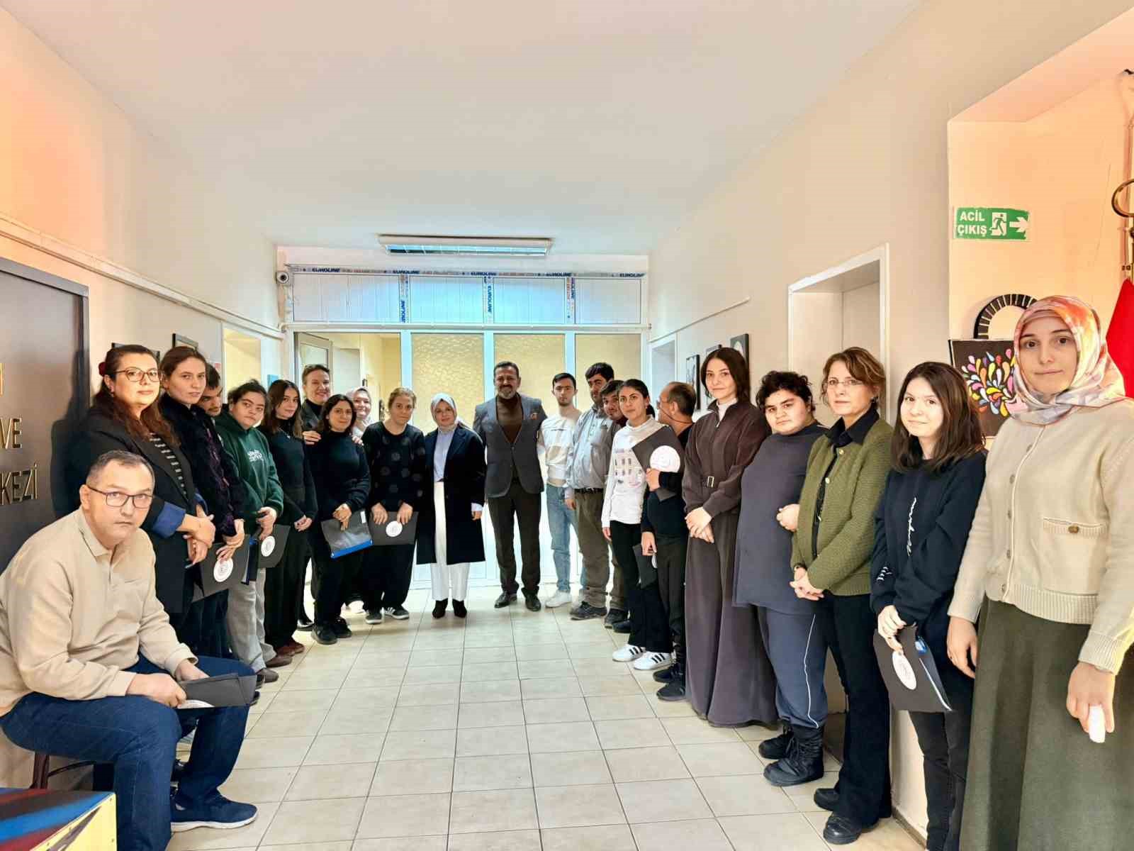 Vali Sözer’in eşi Zeynep Sözer’den engelli bireylere destek