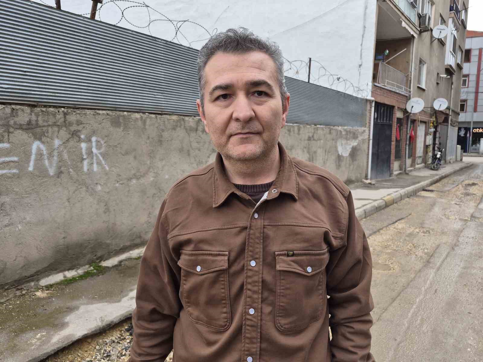 Altyapı &ccedil;alışmaları sırasında bozulan sokağın onarılması bekleniyor
