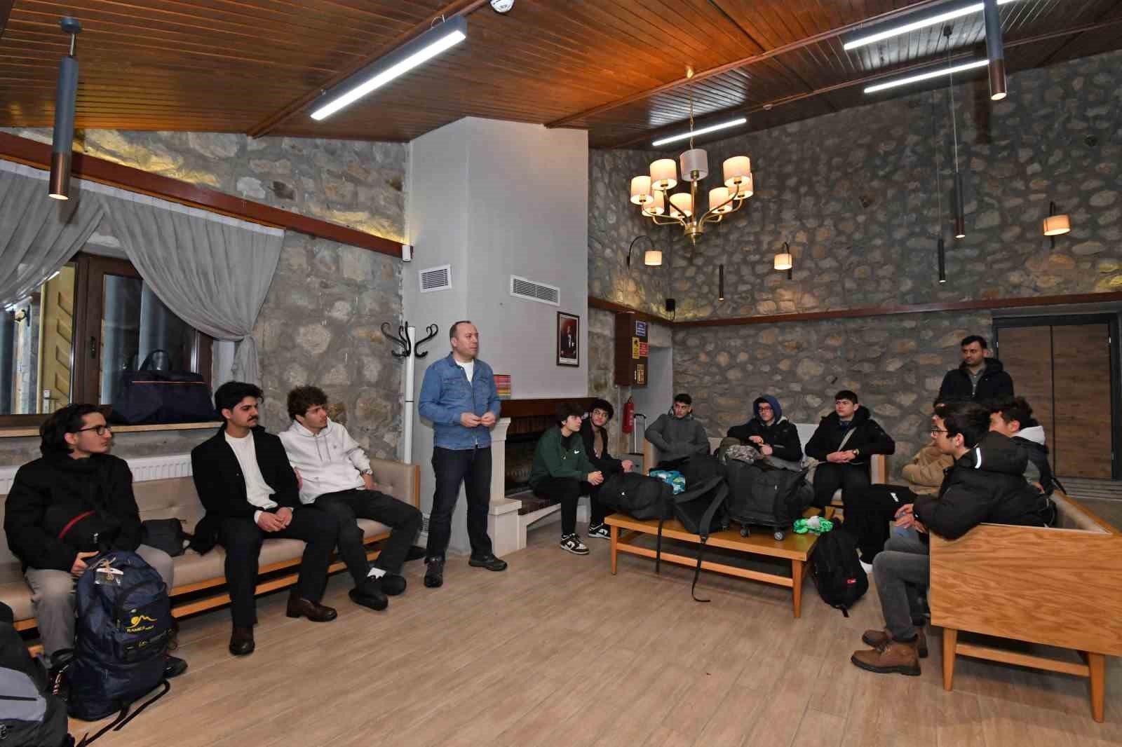Osmangazi&rsquo;de dersane &ouml;ğrencileri Uludağ kampıyla &ouml;d&uuml;llendirildi
