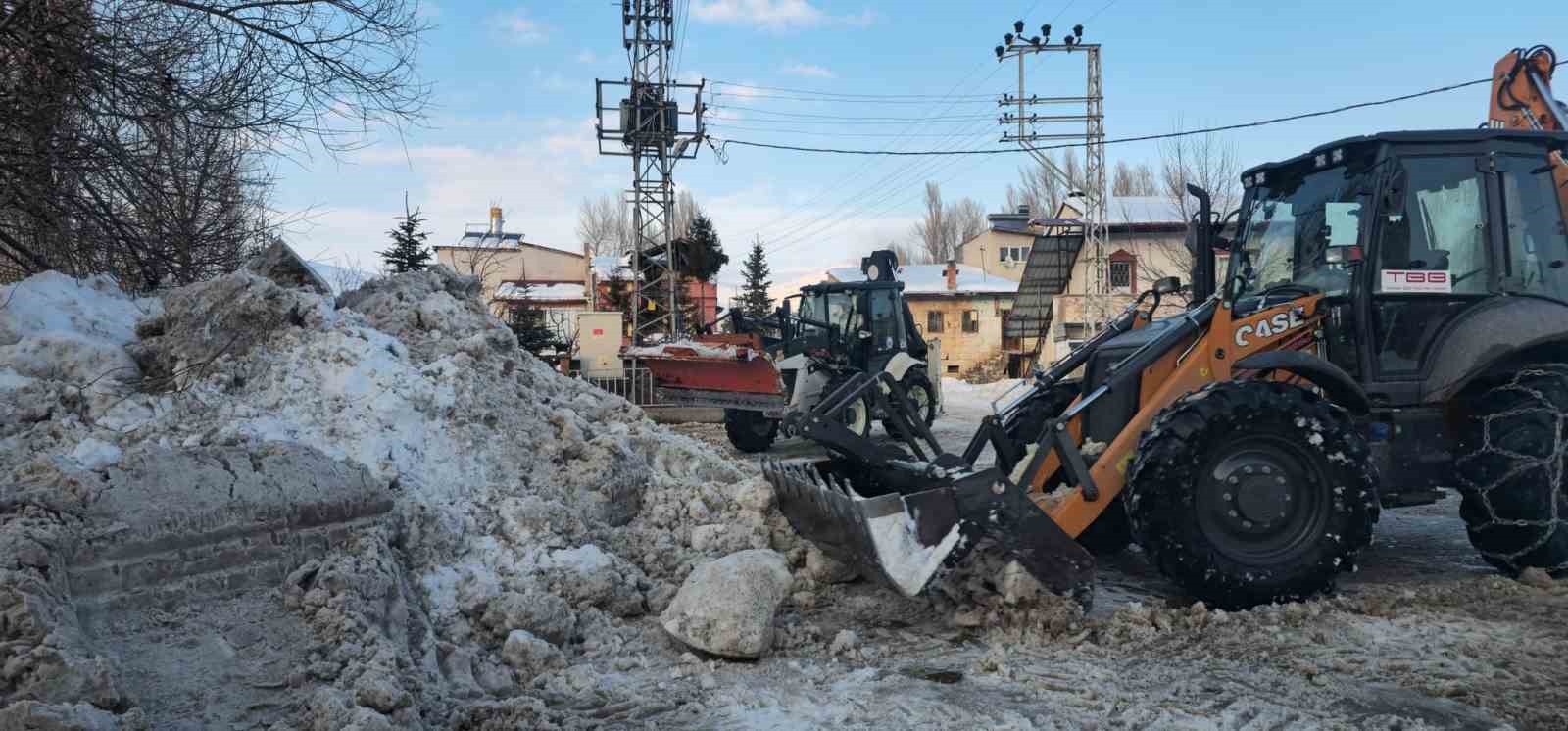 Aydıntepe&rsquo;de karla m&uuml;cadele il&ccedil;e genelinde devam ediyor
