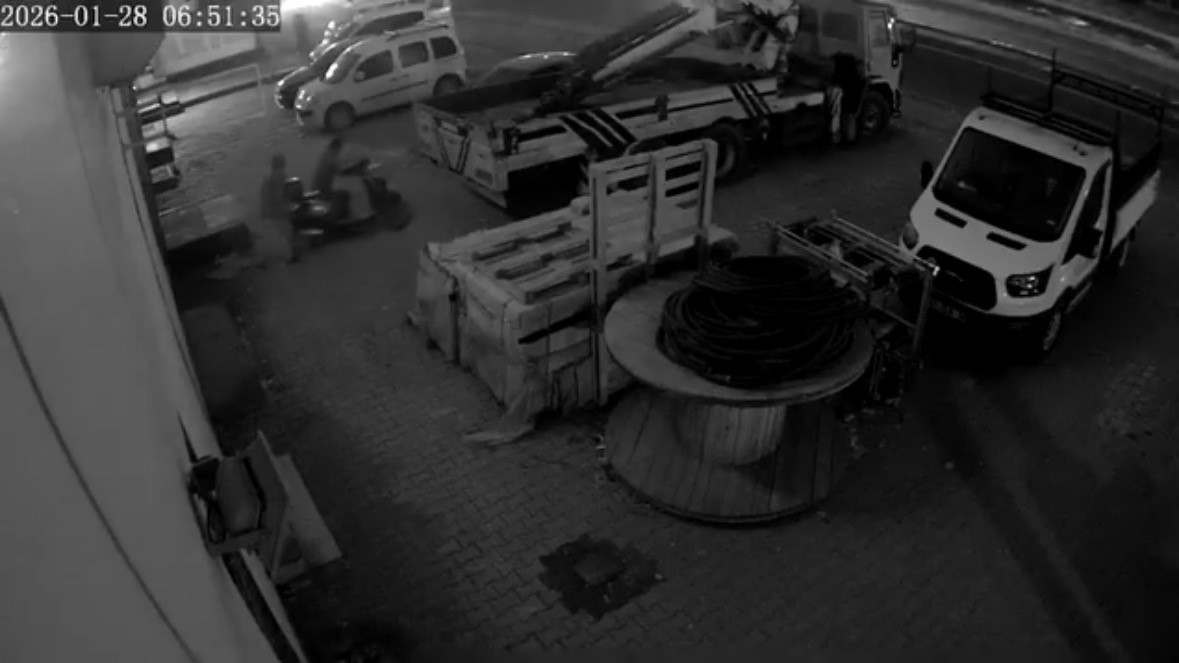 Mardin&rsquo;de motosiklet hırsızlığı kamerada
