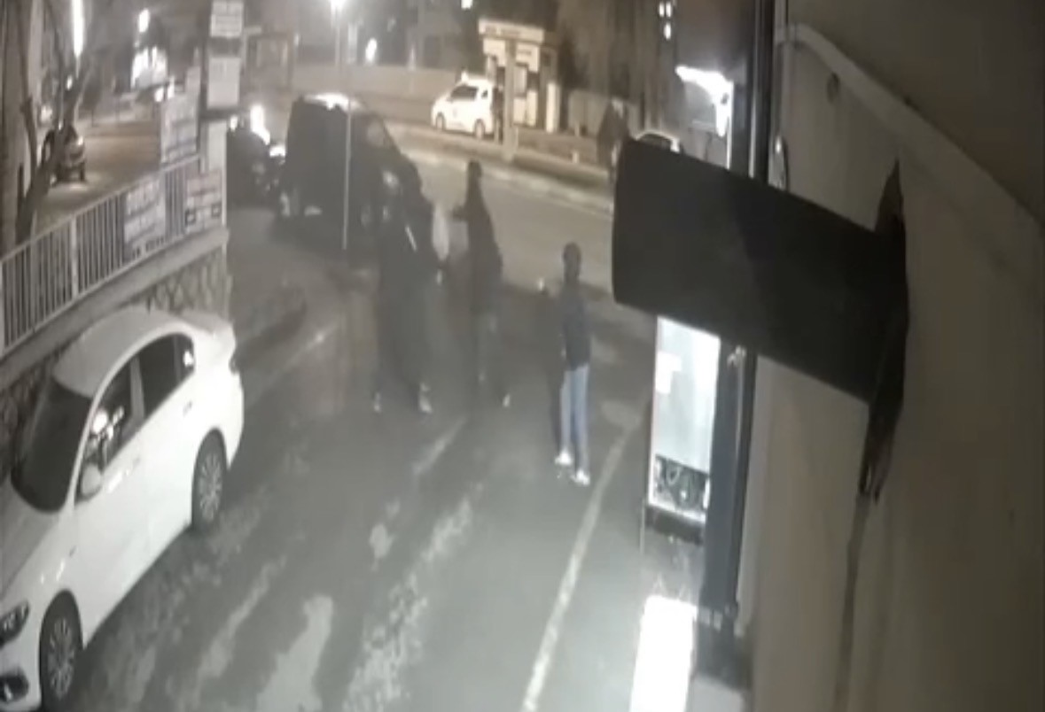 Mardin’de 1 kişinin yaralandığı silahlı kavga kameraya yansıdı