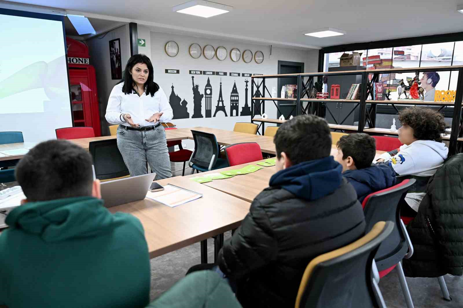 Mersin’de çocuklar akran zorbalığına karşı empati atölyelerinde buluştu