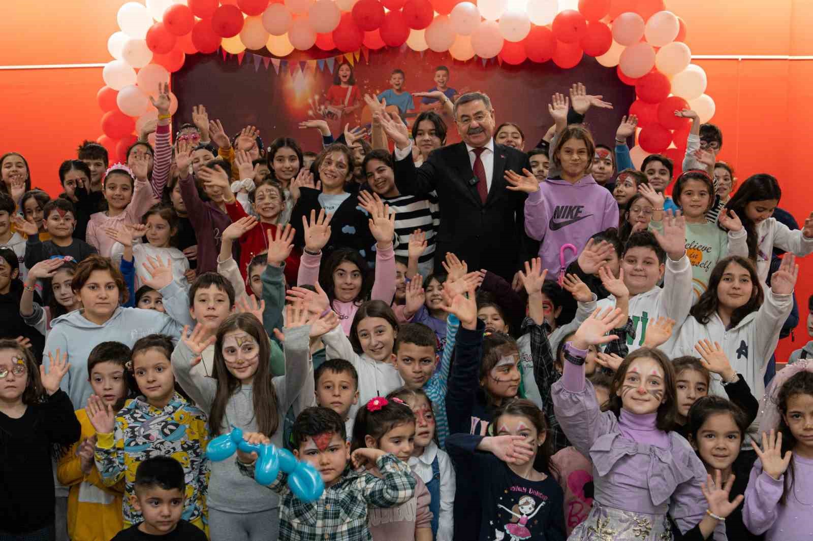 G&ouml;lbaşı Belediyesi &ccedil;ocuklarla şenlik alanında buluştu
