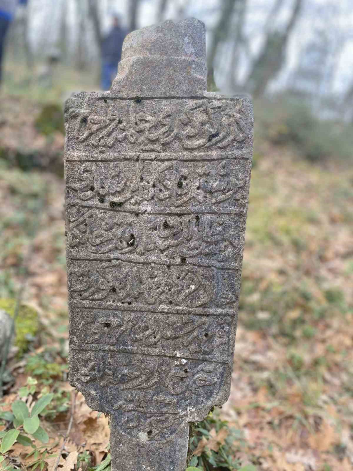 Asırlık Osmanlı mezarları yeniden ayağa kaldırıldı