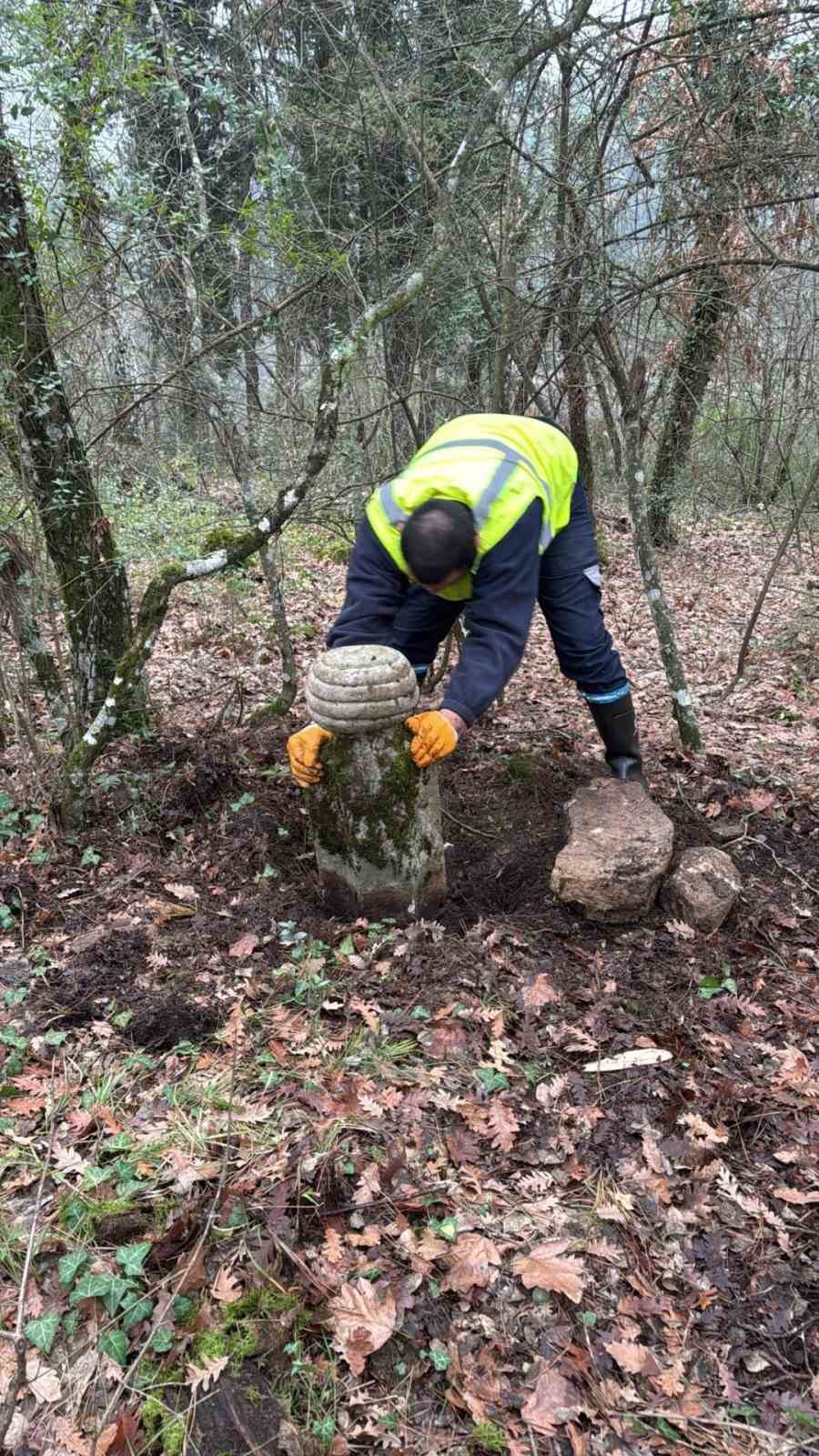 Asırlık Osmanlı mezarları yeniden ayağa kaldırıldı
