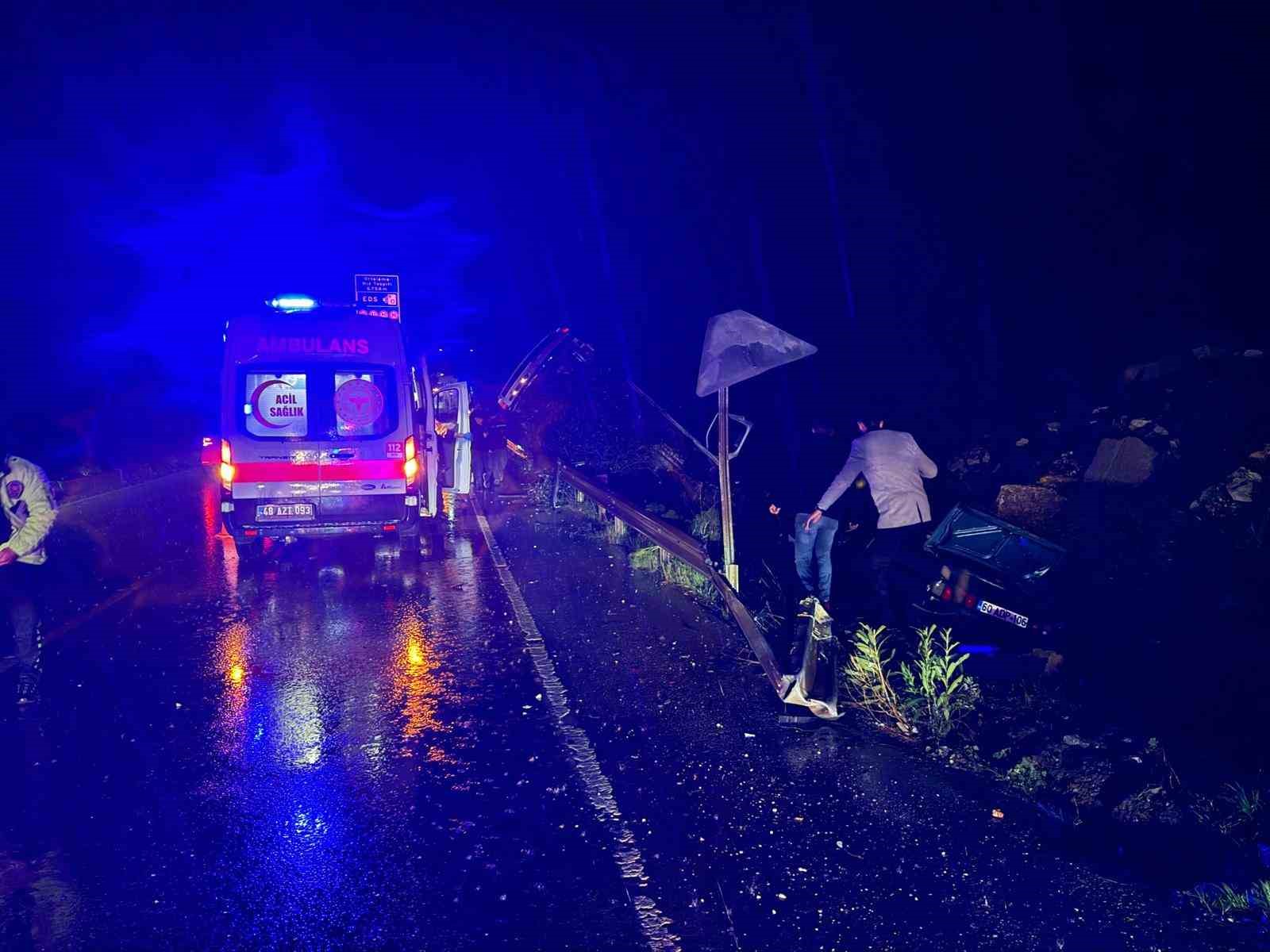 Karayolu savaş alanına d&ouml;nd&uuml;: 3 yaralı
