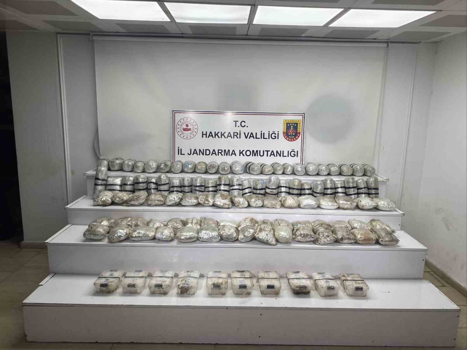 Yüksekova 60 kilo uyuşturucu madde ele geçirildi