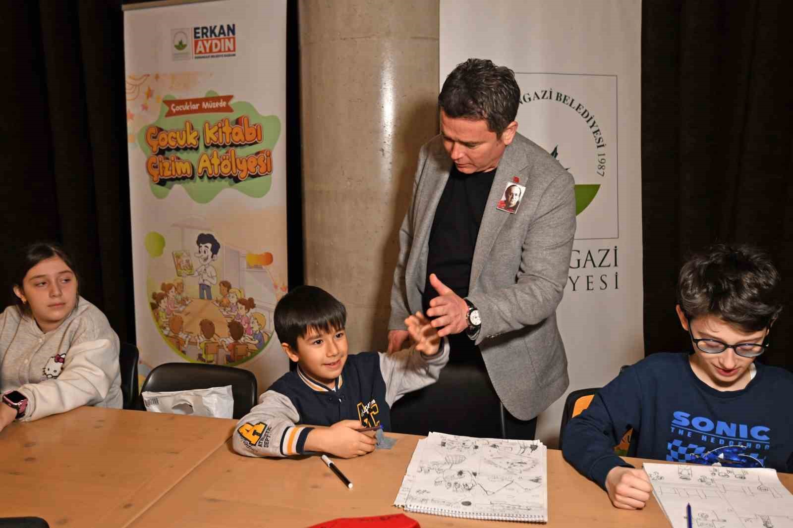 Başkan Aydın &Ccedil;ocukların Masalsı D&uuml;nyasına Eşlik Etti
