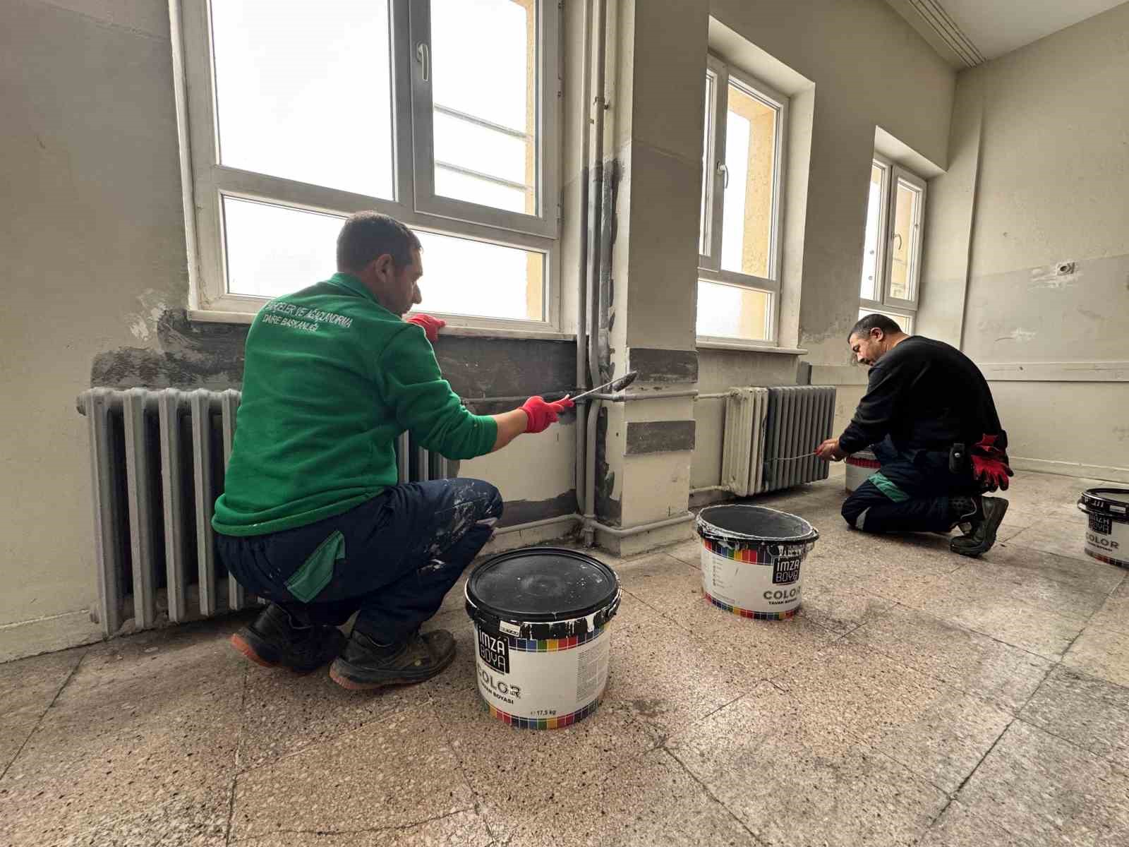 Arif Molu Mesleki ve Teknik Anadolu Lisesi yeniden boyandı
