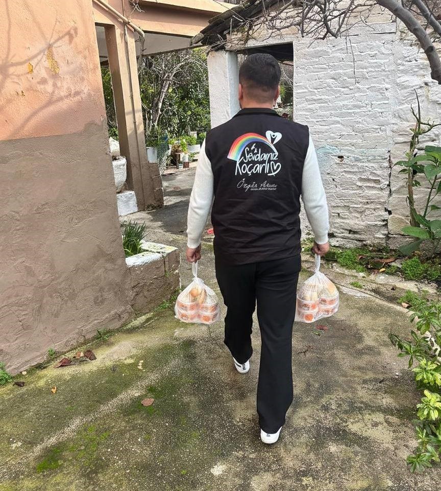 Koçarlı’da ihtiyaç sahiplerine sıcak yemek ve yakacak desteği