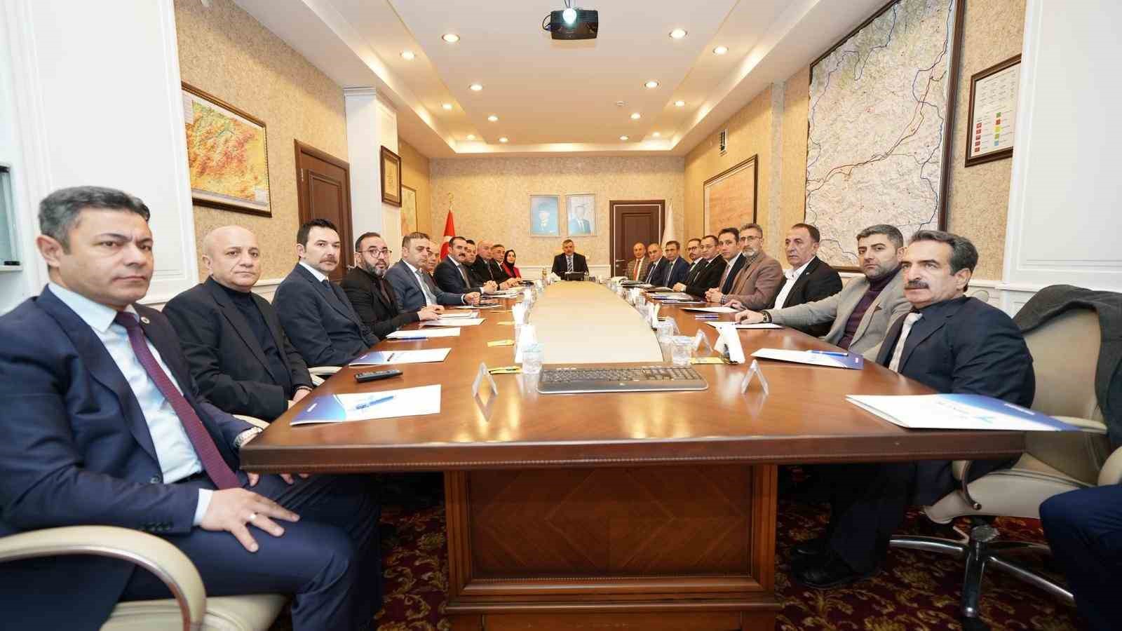 Başkan &Ouml;zakalın, il istihdam ve mesleki eğitim kurulu toplantısına katıldı
