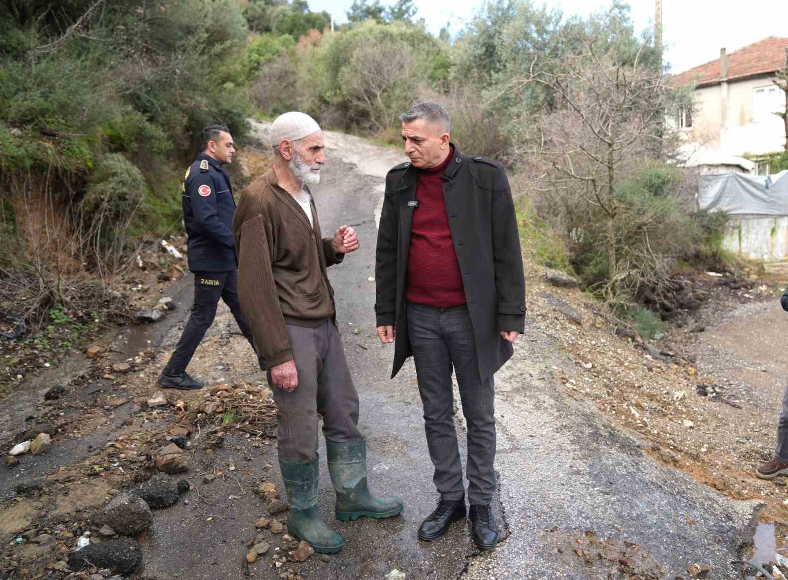 Başkan Şimşek yağıştan etkilenen mahallelerde incelemelerde bulundu