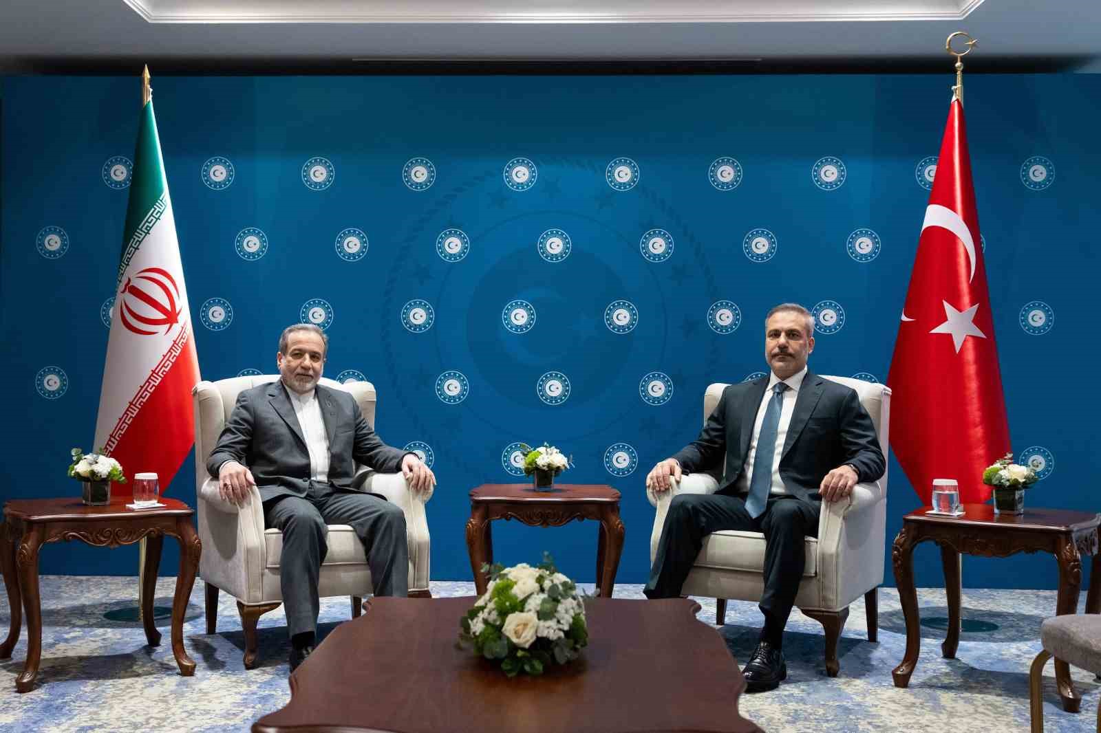Dışişleri Bakanı Hakan Fidan, İranlı mevkidaşı Arakçi ile bir araya geldi