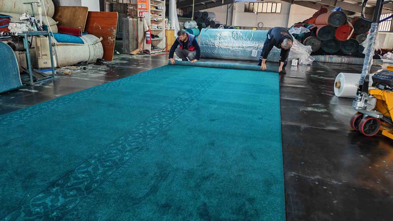 Tokyo Camii&rsquo;nin halıları 26 yıl sonra yeniden Demirci&rsquo;de dokundu
