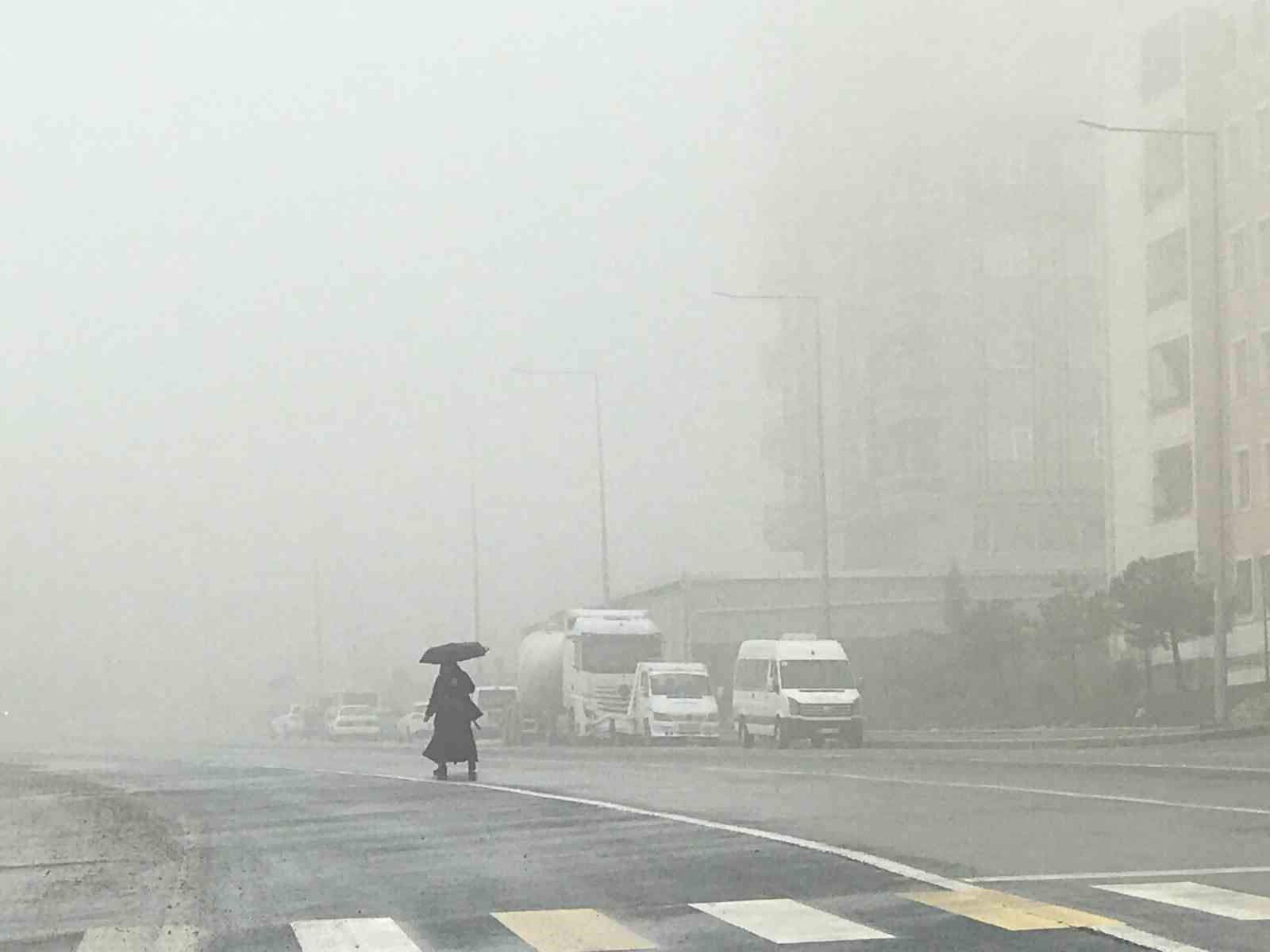 Şanlıurfa&rsquo;da yoğun sis ve yağmur etkili oluyor
