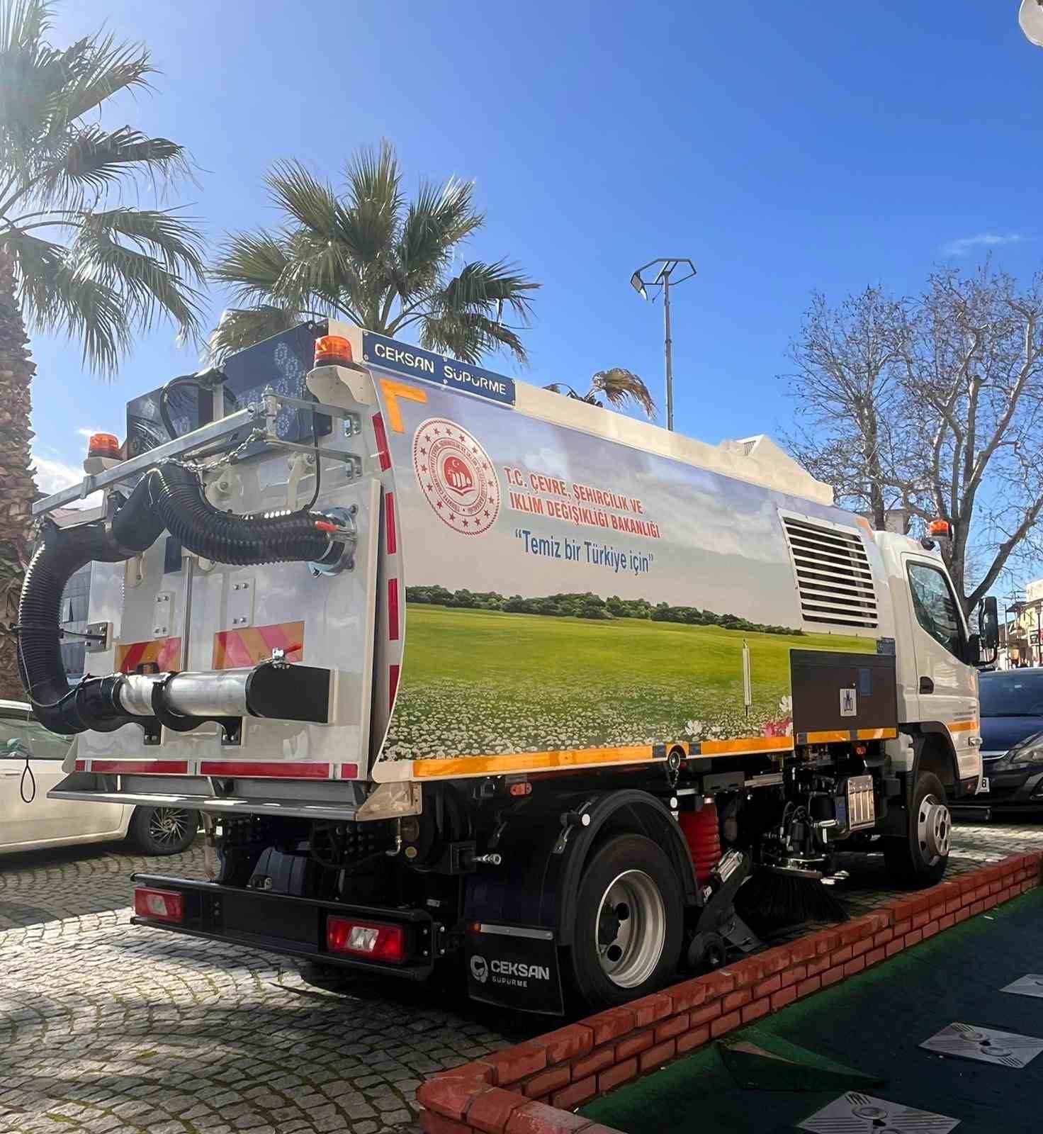 Sultanhisar Belediyesi&rsquo;nin ara&ccedil; filosu g&uuml;&ccedil;lendi
