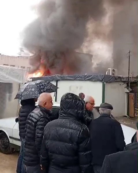 Konteynerde &ccedil;ıkan yangın korkuttu
