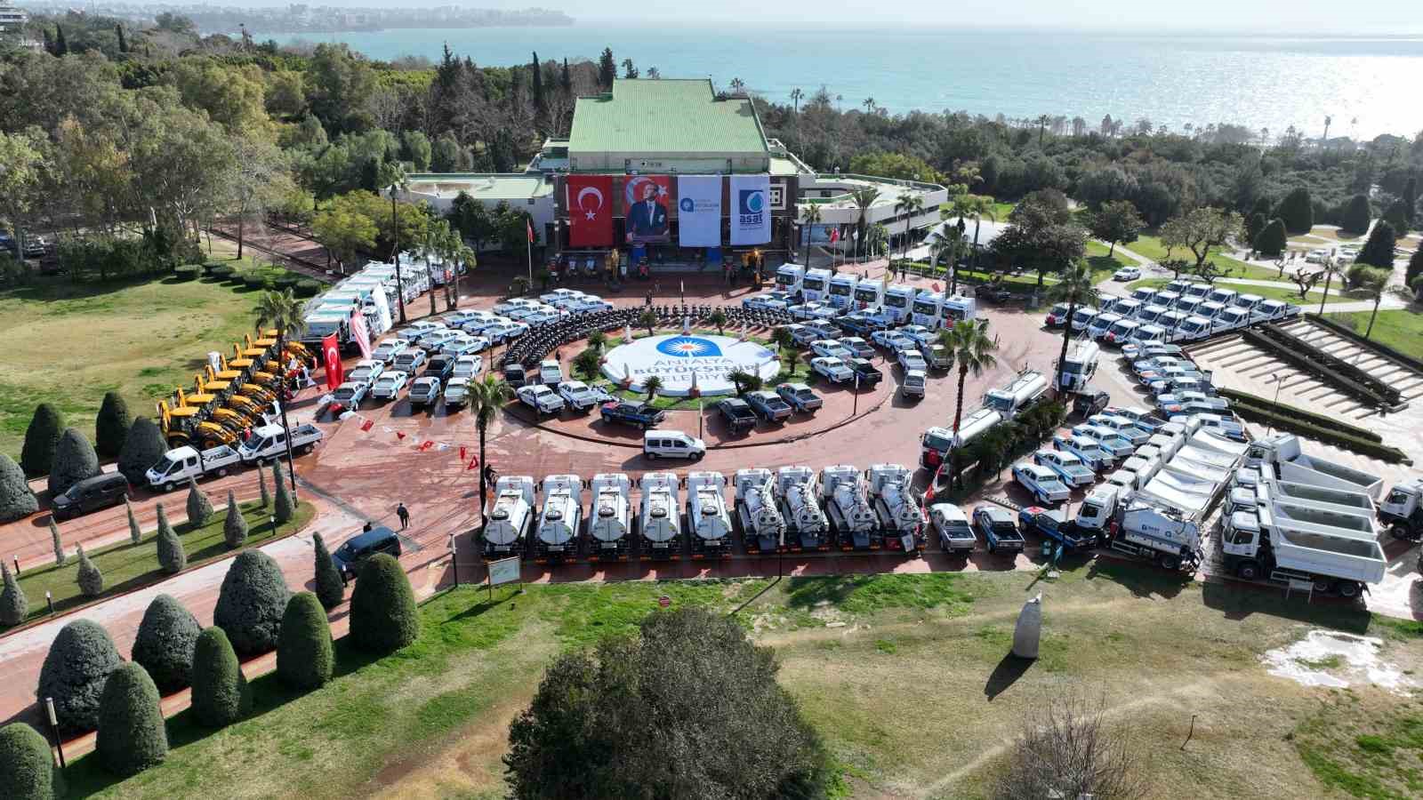 Antalya B&uuml;y&uuml;kşehir Belediyesi ara&ccedil; filosunu g&uuml;&ccedil;lendirdi
