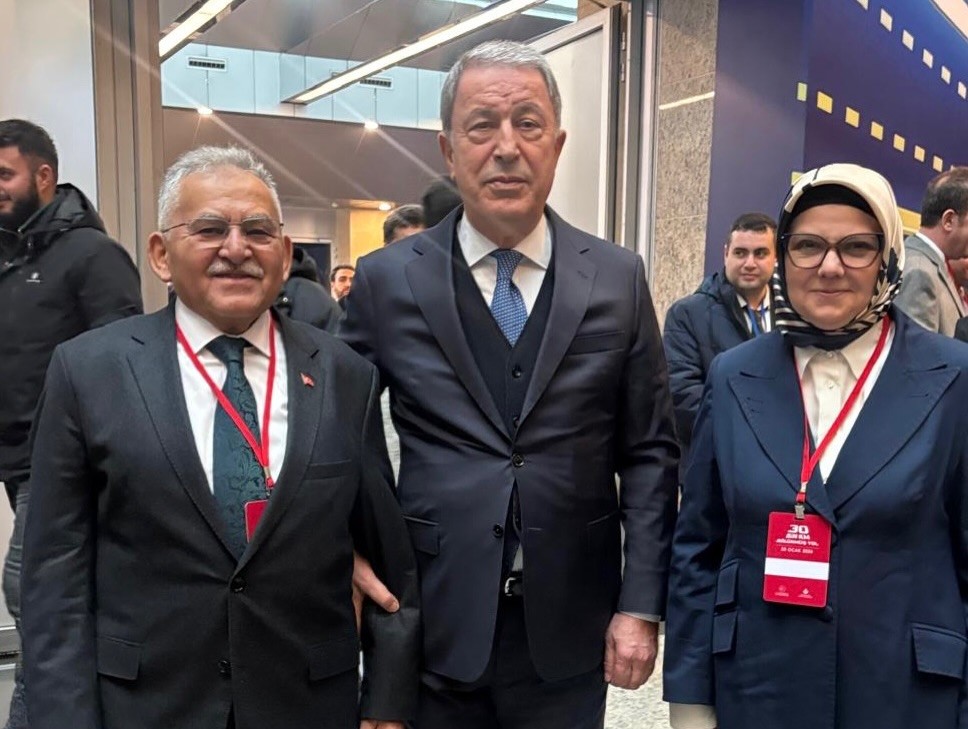 Başkan B&uuml;y&uuml;kkılı&ccedil;, Cumhurbaşkanı Erdoğan ile 30 Bin km B&ouml;l&uuml;nm&uuml;ş Yol T&ouml;reni&rsquo;nde g&ouml;r&uuml;şt&uuml;
