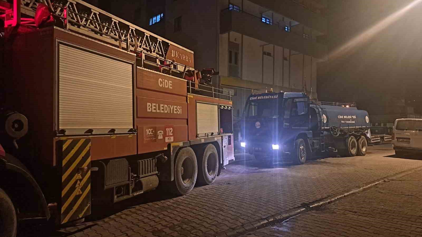 Kastamonu’da çıkan çatı yangını itfaiye tarafından söndürüldü
