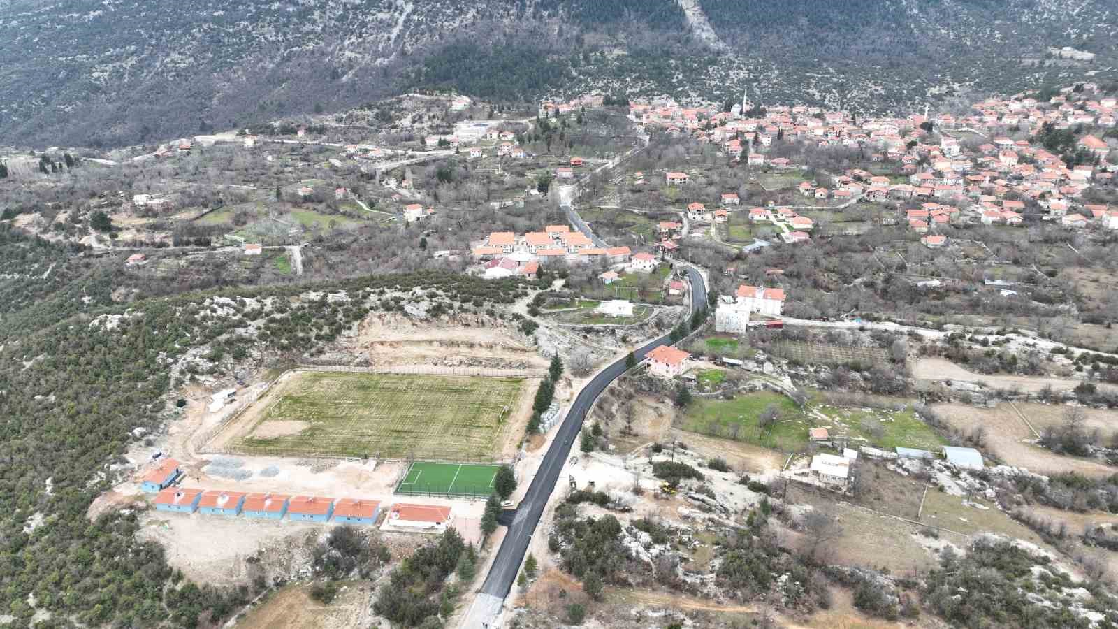 Antalya B&uuml;y&uuml;kşehir&rsquo;den kırsal mahalle yollarına 759 milyar 505 milyon TL&rsquo;lik yatırım
