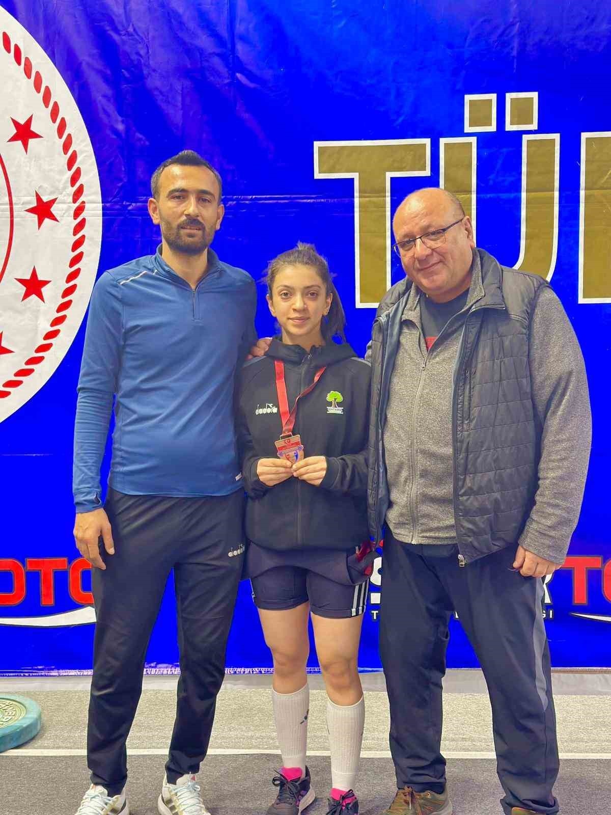 Şehitkamil sporcularından büyük başarı