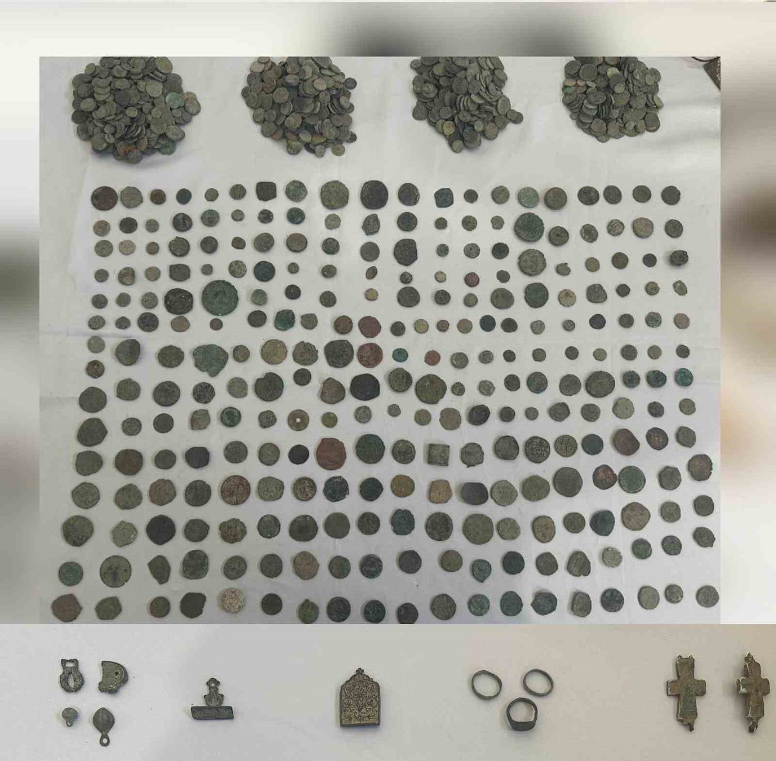 &Ccedil;anakkale&rsquo;de tarihi eser ka&ccedil;ak&ccedil;ılığı operasyonu
