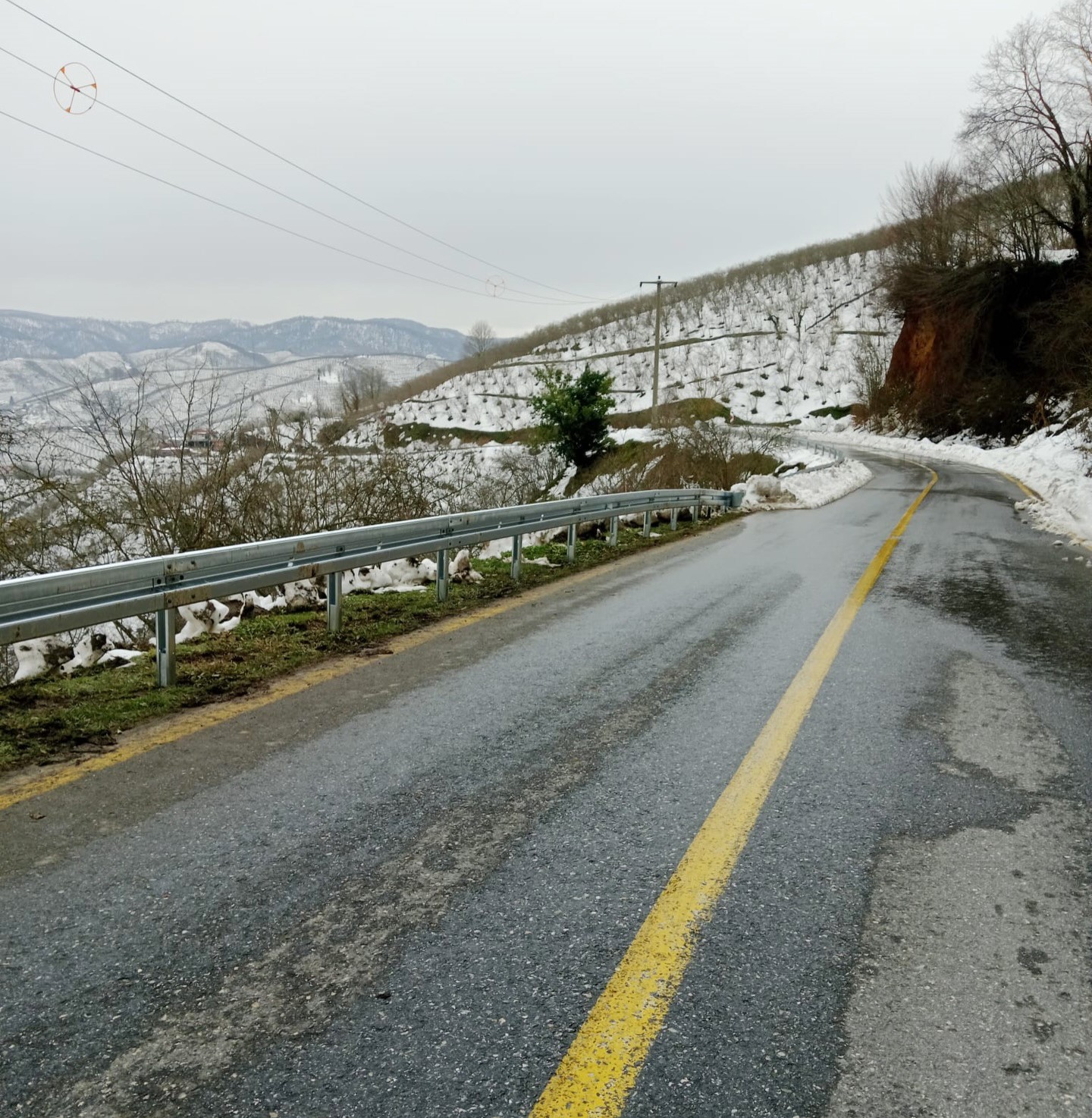 Sakarya&rsquo;nın 2 il&ccedil;esinde 5 bin metrelik oto korkuluk montajı tamamlandı

