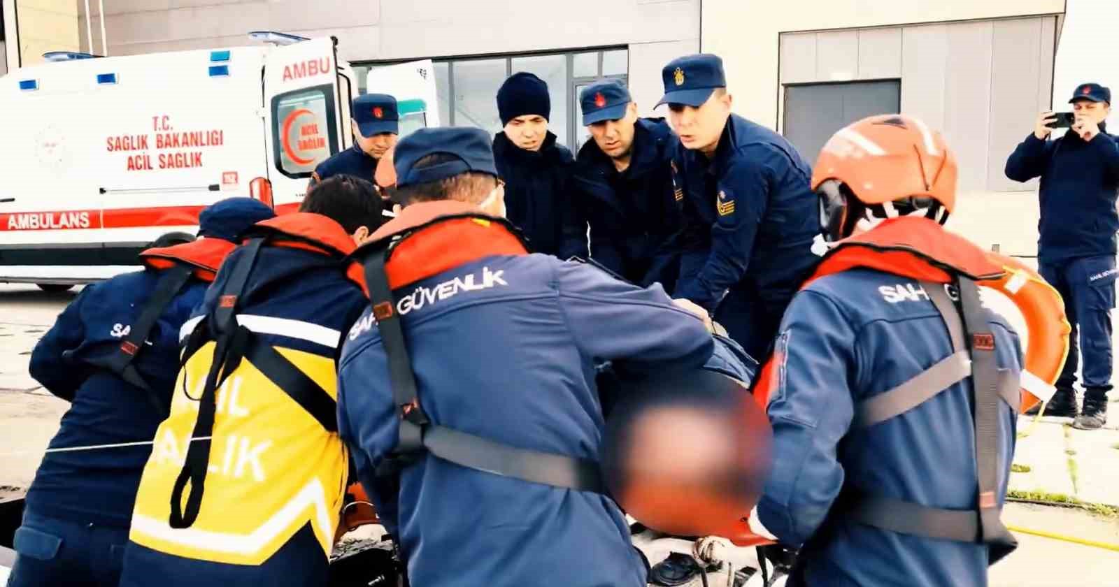 Bakan Yerlikaya: "Sakarya’da gemide fenalaşan vatandaşımız Sahil Güvenlik ekiplerimizce tahliye edildi"