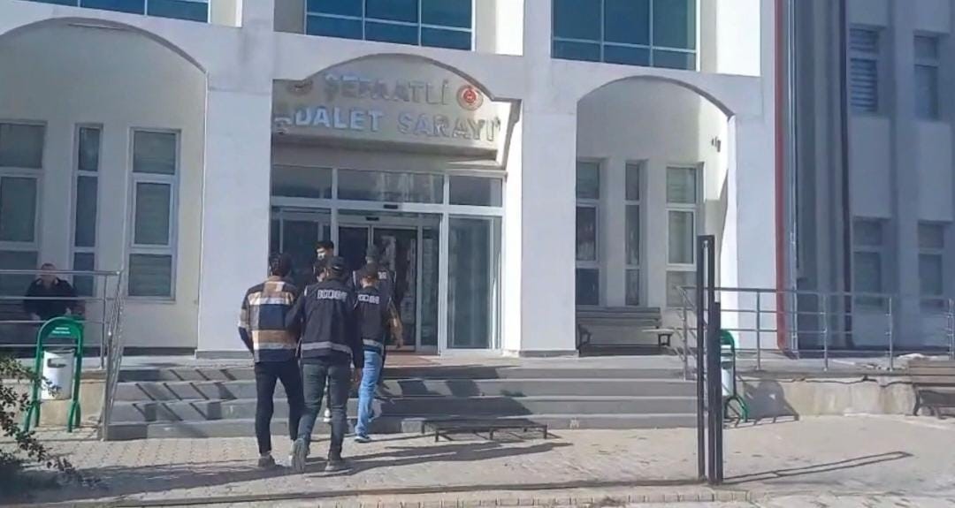 Yapay zeka videoları ile 33 kişiyi 15 milyon lira dolandırdılar
