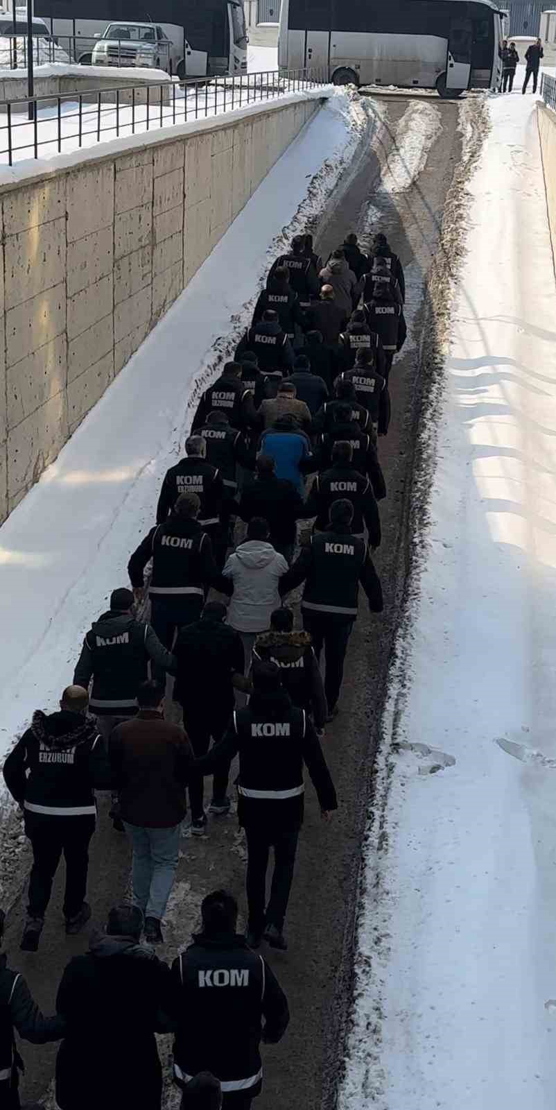 Erzurum merkezli 5 ilde usulsüz kredi operasyonu: 38 şüpheli yakalandı