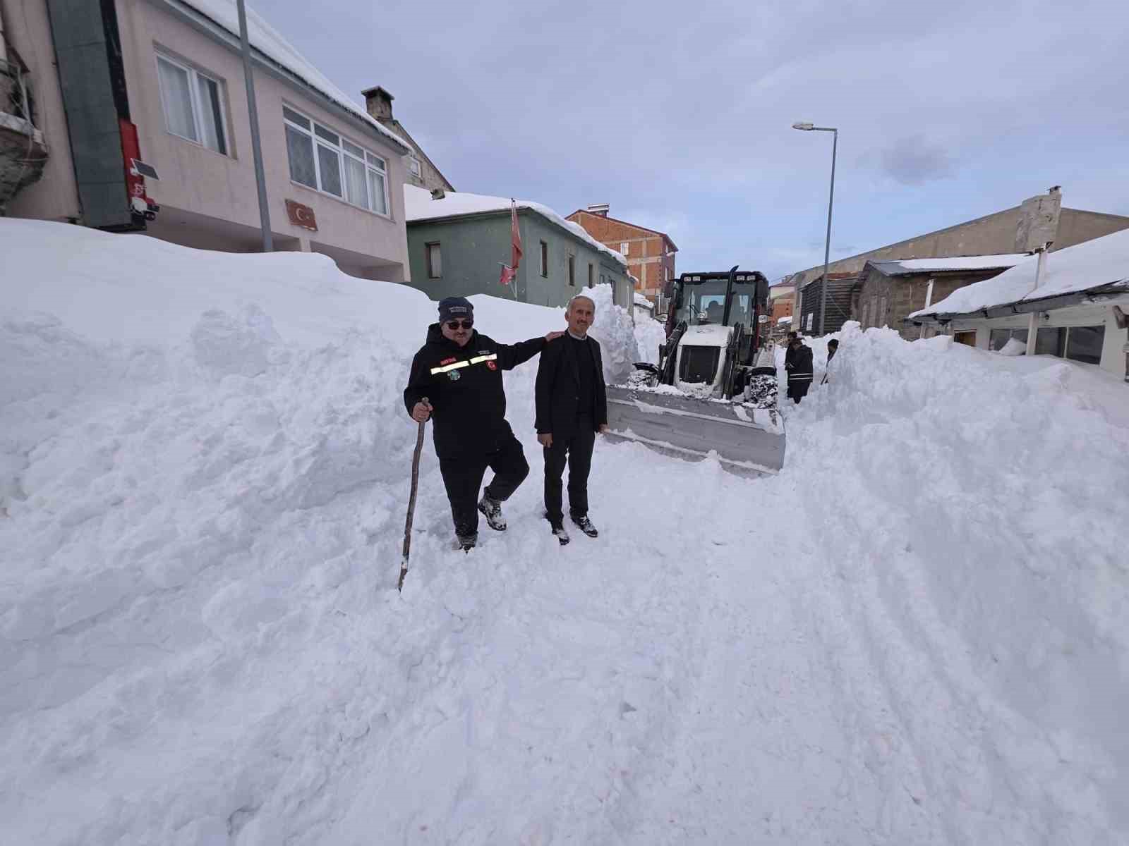 Bektaş Yaylası’nda kar kalınlığı 2,5 metreyi buldu