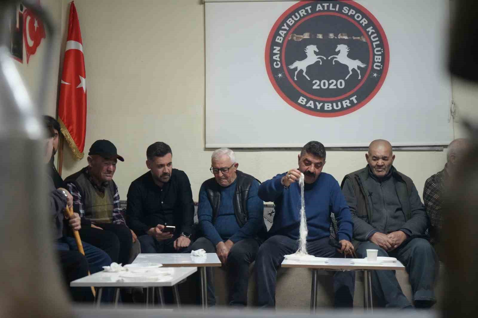 Bayburt’un yöresel lezzeti tel helvası gençleri ve yaşlıları aynı sofrada buluşturdu